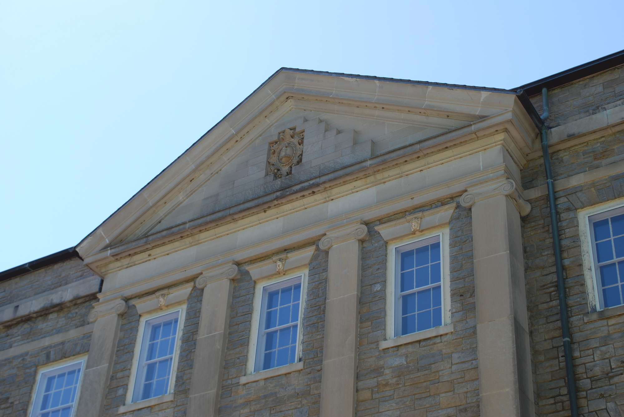 Mansion exterior DSC 0174