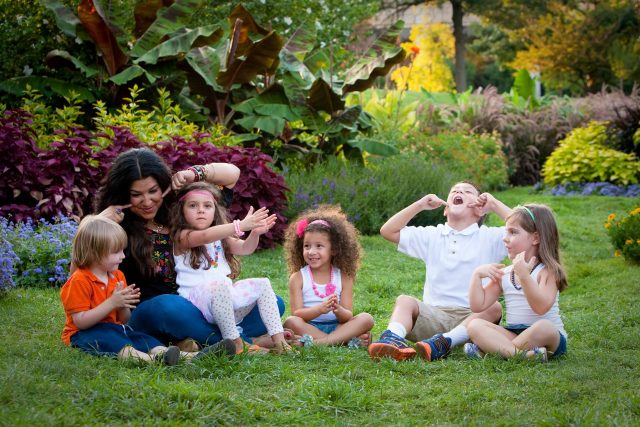 Senora-Rachel-and-kids-640x427-1
