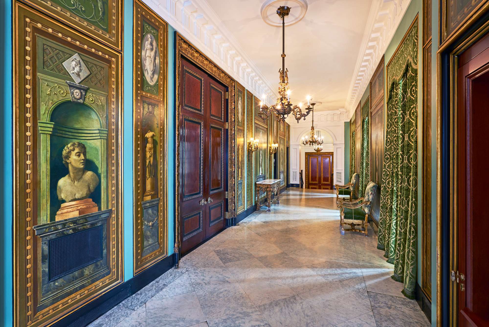 Transverse Hallway 01
